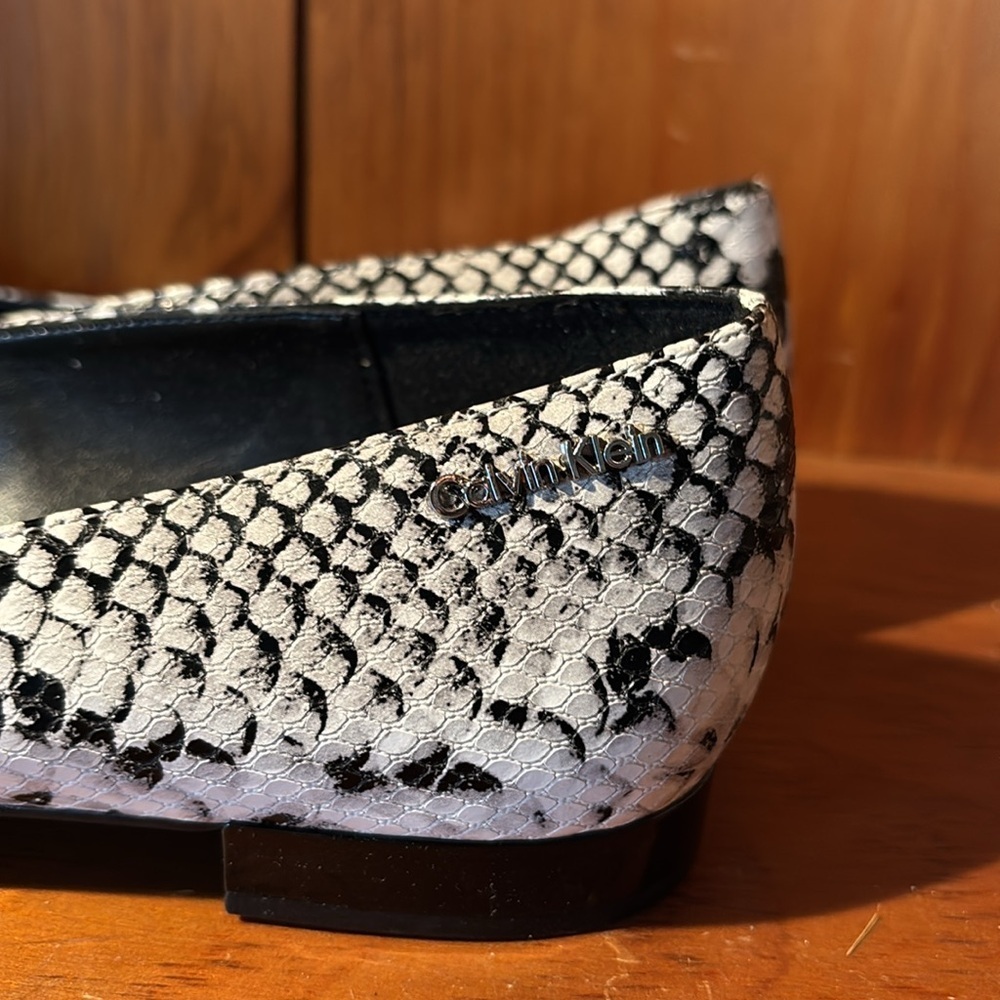 Calvin Klein Emerin Snake Print Leather Dressy Ballet Flats size 8 - Picture 3 of 9